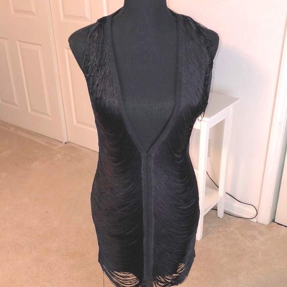 Plunge/Fringe -Pretty Little Thing -Dress in Black-Size 4 USA-Super Sexy - Picture 2 of 15